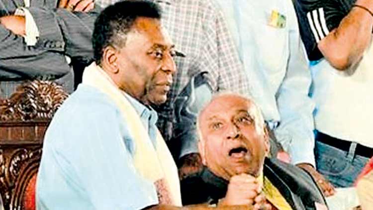 പെ​ലെ​യെ കീ​ഴ​ട​ക്കി​യ പി.​കെ