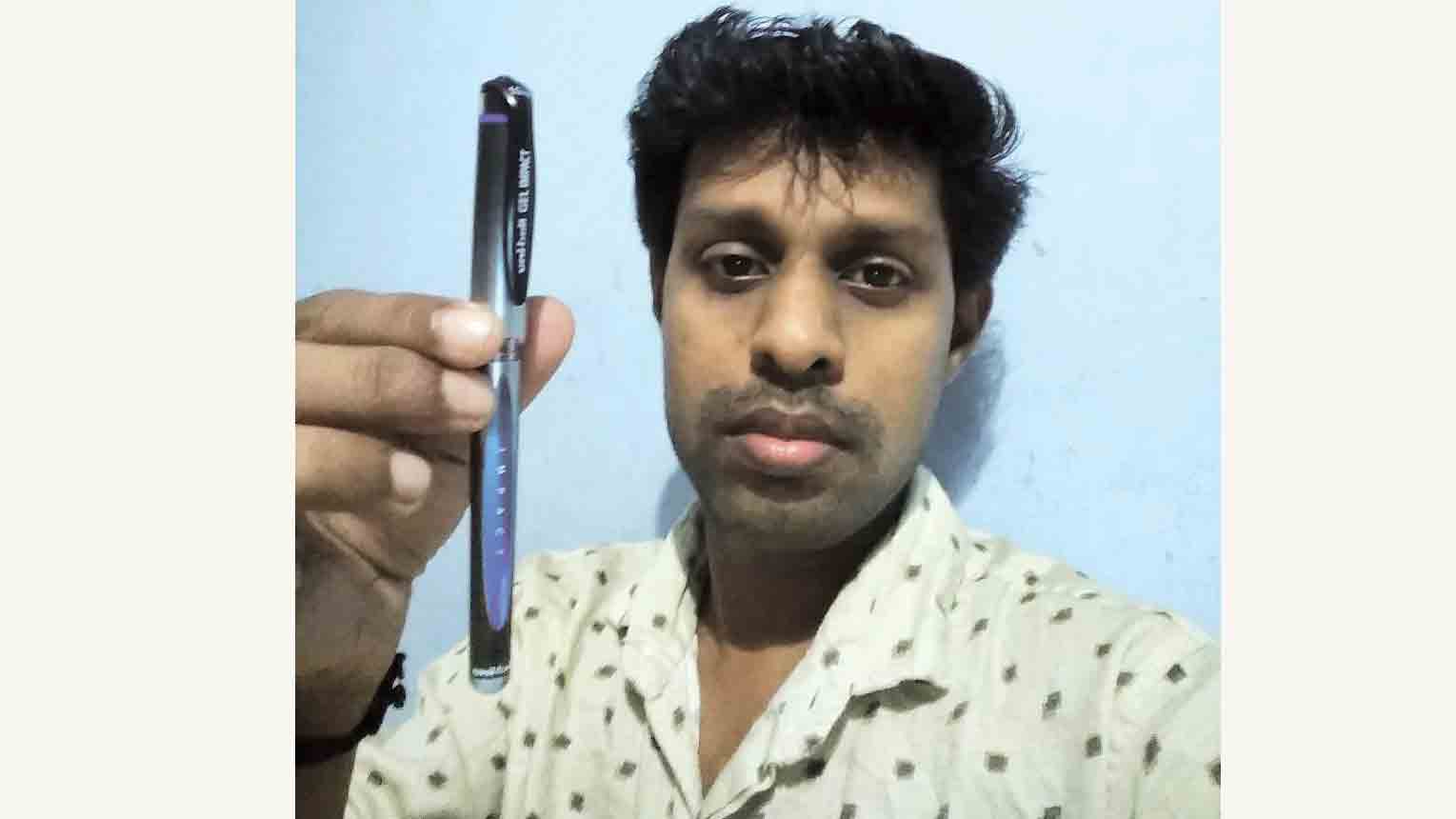 പേനപോലെ കൈയിലൊതുങ്ങും അണുനാശിനിയുമായി  ഷാ​രൂ​ൺ