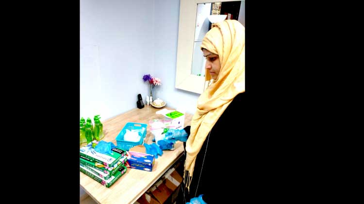 ​തൊ​ഴി​ലാ​ളി​ക​ൾ​ക്ക്​ ശു​ചി​ത്വ ഉ​പ​ക​ര​ണ​ങ്ങ​ളൊ​രു​ക്കി  ‘ഇ​ന്ത്യ​ൻ പെ​ങ്ങ​ൾ’