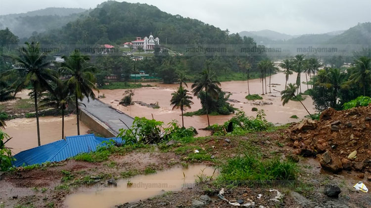 മ​ഴ​ക്കെ​ടു​തി​യി​ൽ 10 മ​ര​ണം; ഉരുൾപൊട്ടൽ, വ്യാപക നാശം -LIVE