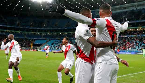 ചിലിയെ മൂന്ന് ഗോളുകൾക്ക് തകർത്ത് പെറു ഫൈനലിൽ ചിലിയെ മൂന്ന് ഗോളുകൾക്ക് തകർത്ത് പെറു ഫൈനലിൽ