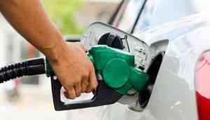സൗദിയിൽ പെട്രോൾ വില കുത്തനെ കുറഞ്ഞു