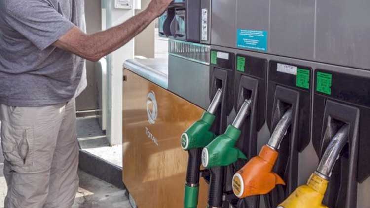 പെ​േ​​ട്രാ​ൾ  വി​ല  കു​റ​ഞ്ഞു