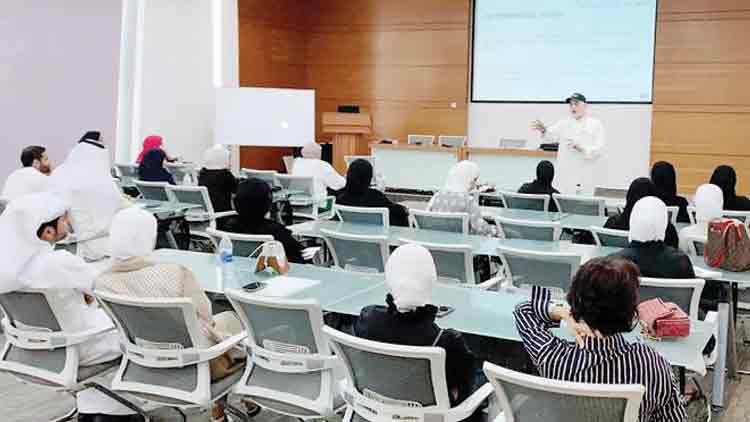 സ്വ​ദേ​ശി ഫാ​ർ​മ​സി​സ്​​റ്റു​ക​ളെ വ​ള​ർ​ത്തി​യെ​ടു​ക്കാ​ൻ ശ്ര​മം