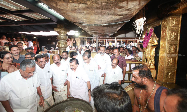pinarayi-at-sabarimala