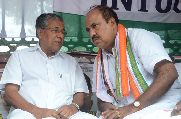 ആര്‍. ചന്ദ്രശേഖരന്‍ നിരാഹാരം അവസാനിപ്പിച്ചു