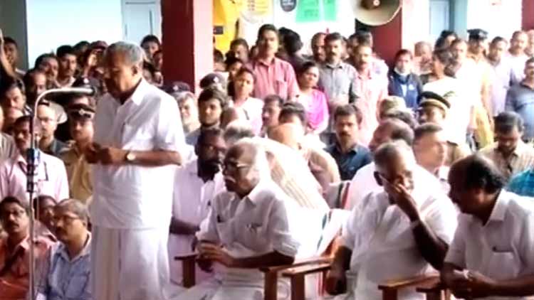 pinarayi vijayan-in-meppadi-camp.jpg