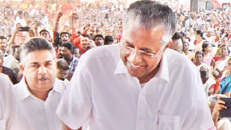 രാഷ്​ട്രീയച്ചൂടിൽ തളരാതെ...