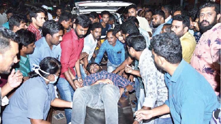 അപകടം ബൂട്ടു​െകട്ടിയ രാവ്​