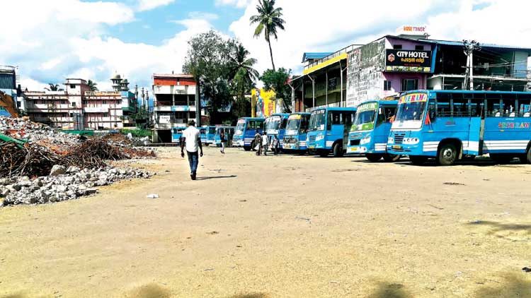 ക​ഠി​നം, കാ​ത്തി​രി​പ്പ്​