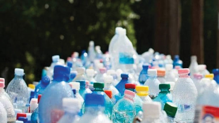 പ്ലാ​സ്​​റ്റി​ക്​ കുപ്പി ന​ശി​പ്പി​ക്കു​ന്ന യ​ന്ത്രങ്ങൾ ഉ​പ​യോ​ഗി​ച്ചാ​ൽ മൊ​ബൈ​ൽ റീ​ചാ​ർ​ജ്​ ചെ​യ്യാ​ൻ റെ​യി​ൽ​വേ സ​ഹാ​യി​ക്കും