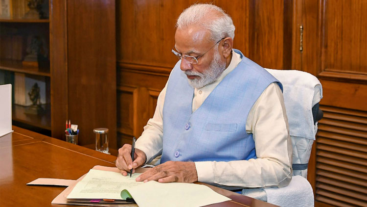 പ്രധാനമന്ത്രിക്ക് കത്തെഴുതിയ ദലിത്, പിന്നാക്ക വിദ്യാര്‍ഥികളെ സര്‍വകലാശാല പുറത്താക്കി