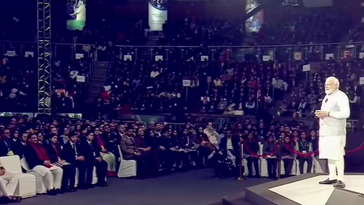 പരീക്ഷ പേടി അകറ്റാൻ വിദ്യാർഥികളുമായി സംവദിച്ച് പ്രധാനമന്ത്രി