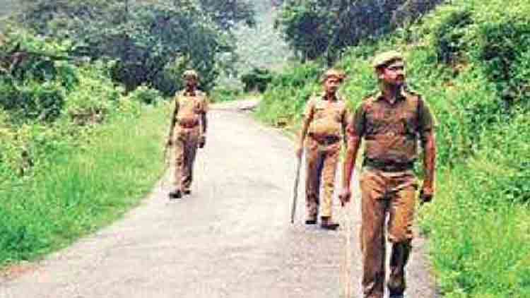 കോവിഡ് ബാധിച്ച ജീവനക്കാരനൊപ്പം ജോലിചെയ്ത വനപാലകർക്ക് നിരീക്ഷണമില്ല