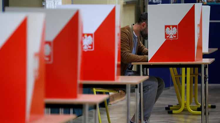 പോളണ്ട്​ വോട്ടുചെയ്​തു; ജനവിധി നിർണായകം 