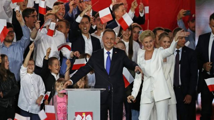 പോളണ്ടിൽ തീവ്ര വലതുപക്ഷ പ്രസിഡൻറിന്​ ജയം