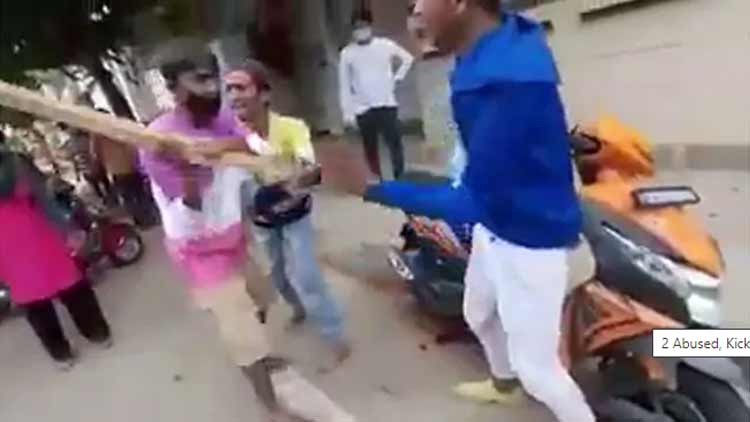 സ്​കൂട്ടറിൽ സാഹസിക പ്രകടനം നടത്തിയ യുവാക്കൾക്ക്​ പൊലീസി​െൻറ പരസ്യ മർദനം