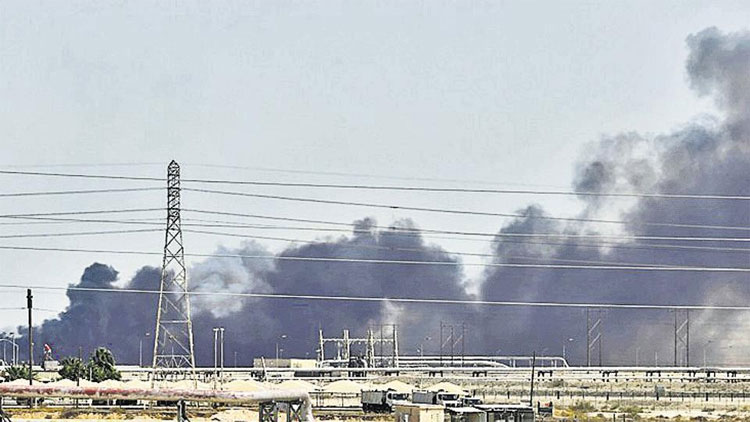 സൗദിയെ ആക്രമിച്ചതിനു പിന്നിൽ ഇറാൻ എന്ന്​ സംശയം​; സൈനിക നടപടി ഇപ്പോൾ ഇല്ല -ട്രംപ്​