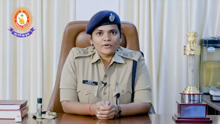 ‘ലോകം മുഴുവൻ സുഖം പകരാനായ്...’; കൊച്ചി പൊലീസിൽ ഇത്രയേറെ പാട്ടുകാരോ... VIDEO