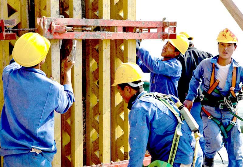 വി​ദേ​ശി തൊ​ഴി​ലാ​ളി​ക​ളു​ടെ അ​നി​യ​ന്ത്രി​ത ക​ട​ന്നു​വ​ര​വ് ത​ട​യാ​ൻ നി​യ​മം വ​രു​ന്നു