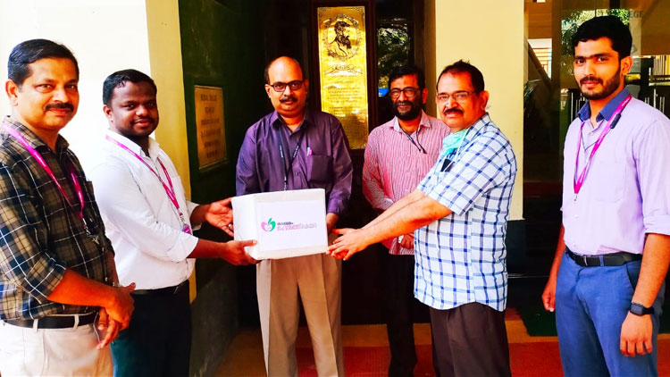 ആരോഗ്യ പ്രവർത്തകർക്ക് ‘മാധ്യമം ഹെൽത്ത് കെയറി’െൻറ കൈത്താങ്ങ്