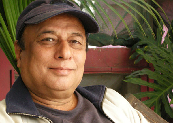 കല്‍ബുര്‍ഗി വധത്തില്‍ പ്രതിഷേധിച്ച് അക്കാദമി അവാര്‍ഡ് മടക്കി നല്‍കുന്നു