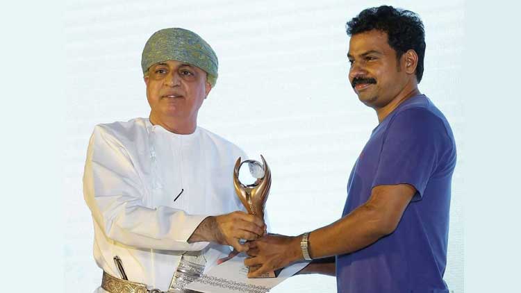 ചി​ത്ര, ശി​ൽ​പ പ്ര​ദ​ര്‍ശ​ന​ത്തി​ല്‍  മ​ല​യാ​ളി​ക്ക് പു​ര​സ്കാ​രം