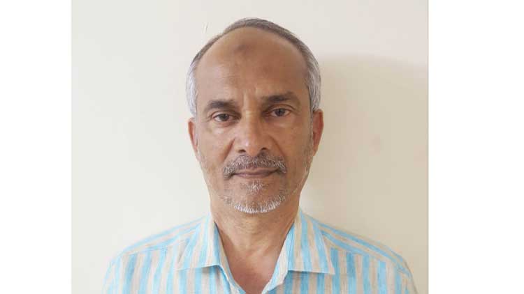 നാ​ലു പ​തി​റ്റാ​ണ്ടി​െ​ൻ​റ പ്ര​വാ​സം മ​തി​യാ​ക്കി എ.​ആ​ര്‍. അ​ബ്​​ദു​ല്‍ റ​സാ​ഖ് നാ​ട്ടി​ലേ​ക്ക്