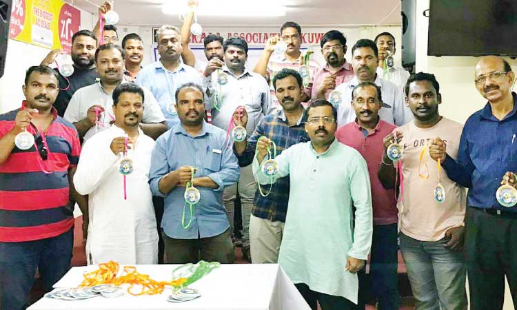 പ്ര​വാ​സി ടാ​ക്സി കു​വൈ​ത്ത്​ ലോ​ഗോ പ്ര​കാ​ശ​നം