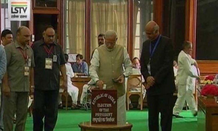 president-election-starts-vote