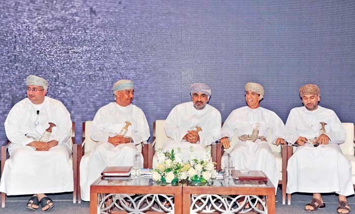 സ്വ​ദേ​ശി​ക​ൾ​ക്ക്​ 2500 തൊ​ഴി​ൽ  അ​വ​സ​ര​ങ്ങ​ൾ ല​ഭ്യ​മാ​ക്കും –മ​ന്ത്രി