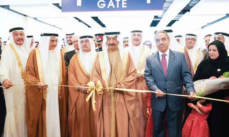 മ​ുഹറഖ്​ സെൻട്രൽ കൊമേഴ്​സ്യൽ കോംപ്ലക്​സ് ഉദ്​ഘാടനം ചെയ്​തു