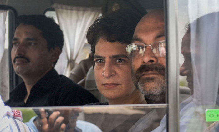 ഒന്നര ദിവസത്തെ പ്രതിഷേധത്തിനു ശേഷം പ്രിയങ്ക മടങ്ങി