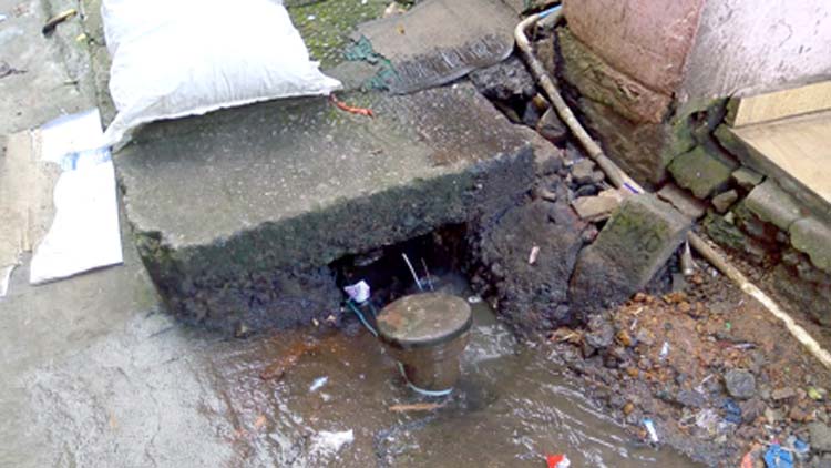 നഗരത്തിൽ ​ൈപപ്പ്​ പൊട്ടൽ വ്യാപകം