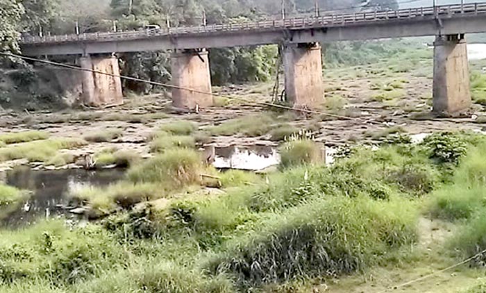 പമ്പ വരണ്ടു, കിണറുകളും വറ്റി; ചൂടിലുരുകി റാന്നി