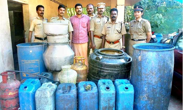 ചിറ്റാറിലെ വാറ്റുകേന്ദ്രത്തിൽ റെയ്​ഡ്; ഒരാൾ അറസ്​റ്റിൽ