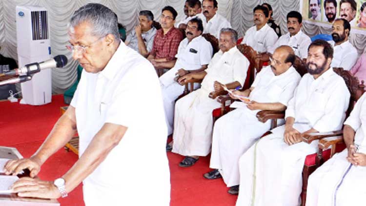 കോന്നി-റാന്നി-പ്ലാച്ചേരി റീച്ച് റോഡ് സമയബന്ധിതമായി പൂര്‍ത്തിയാക്കും –മുഖ്യമന്ത്രി