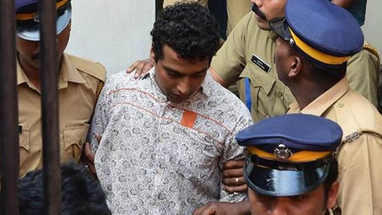 നടിയെ ആക്രമിച്ച കേസ്: പൾസർ സുനിയുടെ ജാമ്യാപേക്ഷയിൽ ക്രൈംബ്രാഞ്ചിന് സുപ്രീംകോടതി നോട്ടീസ്