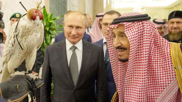 സ​ൽ​മാ​ൻ രാ​ജാ​വി​ന്​ പു​ടി​െൻറ സ​മ്മാ​നം അ​പൂ​ർ​വ പ​രു​ന്ത്​