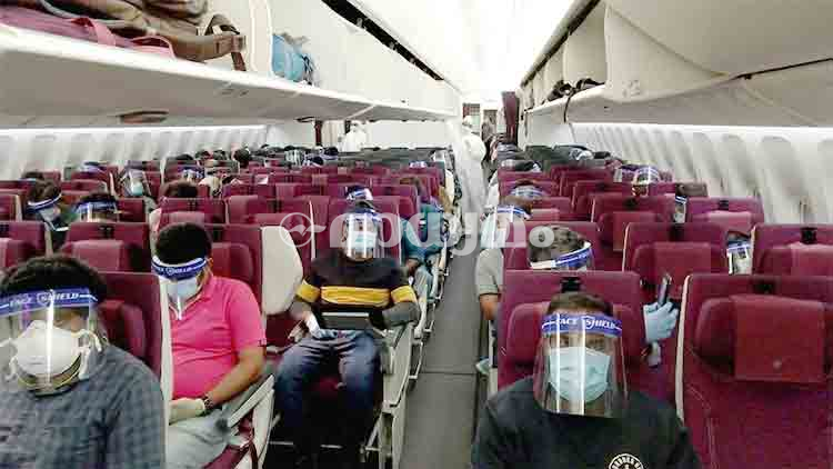 ഖത്തറിൽ നിന്നുള്ള ആദ്യ ചാർട്ടേഡ് വിമാനം കൊച്ചിയിലേക്ക് പറന്നു ഖത്തറിൽ നിന്നുള്ള ആദ്യ ചാർട്ടേഡ് വിമാനം കൊച്ചിയിലേക്ക് പറന്നു