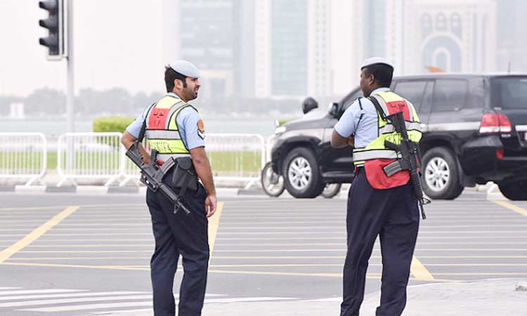 പൊ​ലീ​സ്, ന​ല്ല കൂ​ട്ടു​കാ​ര​ൻ, സൗഹൃദം കൂടാം