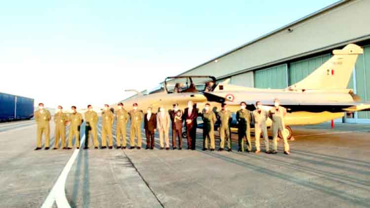 ഇ​ന്ത്യ​യി​ലേ​ക്കു​ള്ള അ​ഞ്ച്​ റ​ഫാ​ൽ വി​മാ​ന​ങ്ങ​ൾ അ​ബൂ​ദ​ബി​യി​ലെ​ത്തി