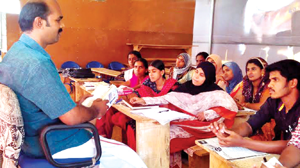 ഉണ്ണികളെ ഒരു കഥ പറയാം...