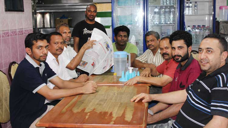 നേ​താ​ക്ക​ള്‍ പ്ര​വാ​സി​ക​ളെ മ​ണ്ട​ന്‍മാ​രാ​ക്കു​ന്നു