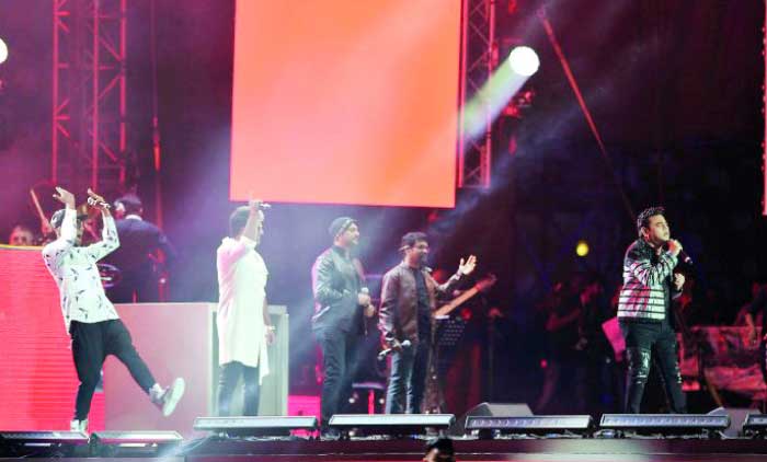 കേ​ൾ​വി​യു​ടേ​യും കാ​ഴ്​​ച​യു​ടെ​യും ഉ​ൽ​സ​വം, ഇ​ത്​ റ​ഹ്​​മാ​ൻ മാ​ജി​ക്​