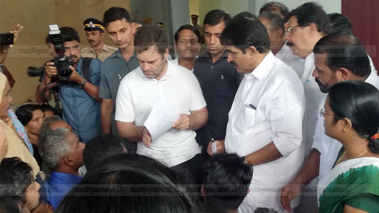 രാഹുൽ വീണ്ടും വയനാട്ടിൽ; കണ്ണീർ വറ്റാതെ ദുരിതബാധിതർ
