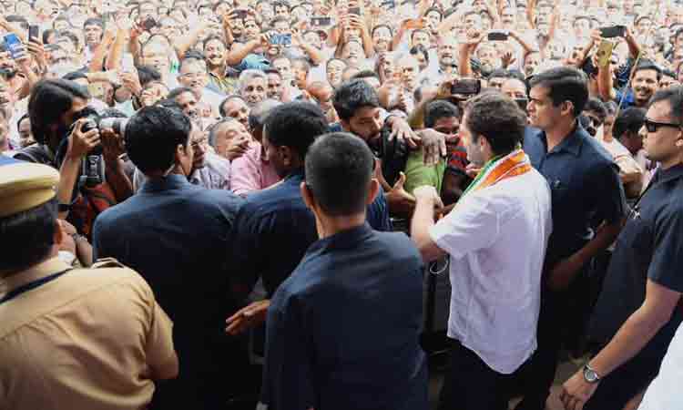 യാത്രാ നിരോധനം: നിരാഹാരസമരത്തിന് രാ​ഹു​ൽ ഗാ​ന്ധിയുടെ ഐ​ക്യ​ദാ​ര്‍ഢ്യം