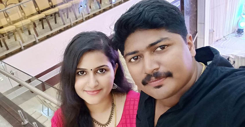 കാറും കെ.എസ്.ആർ.ടി.സി ബസും കൂട്ടിയിടിച്ച് ദമ്പതികൾ മരിച്ചു കാറും കെ.എസ്.ആർ.ടി.സി ബസും കൂട്ടിയിടിച്ച് ദമ്പതികൾ മരിച്ചു