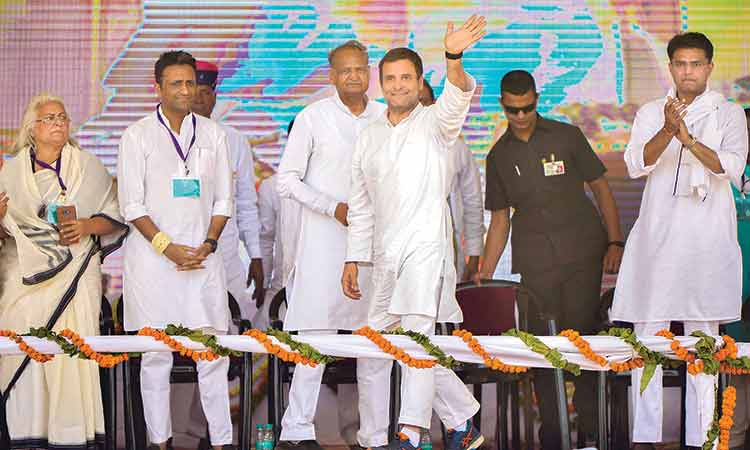 അഛേ ​ദി​ൻ മു​ദ്രാ​വാ​ക്യം ഇ​പ്പോ​ൾ ചൗ​ക്കി​ദാ​ർ ചോ​ർ –രാ​ഹു​ൽ