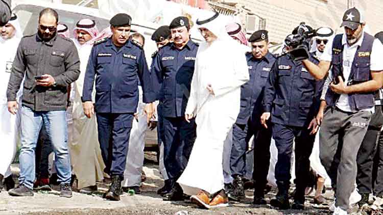 ജലീബിൽ പരിശോധന തുടരുന്നു; വിജനമായി തെരുവുകൾ ജലീബിൽ പരിശോധന തുടരുന്നു; വിജനമായി തെരുവുകൾ